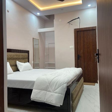 Nirmal Niwas Hotel Benares Buitenkant foto