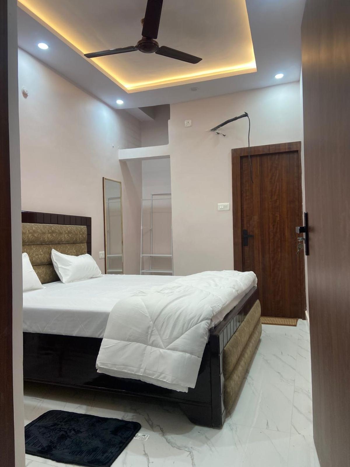 Nirmal Niwas Hotel Benares Buitenkant foto