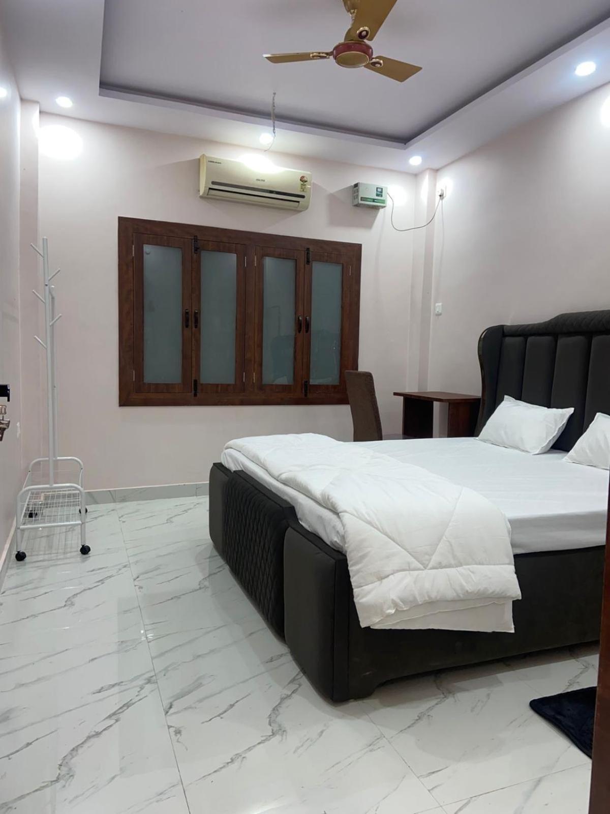 Nirmal Niwas Hotel Benares Buitenkant foto